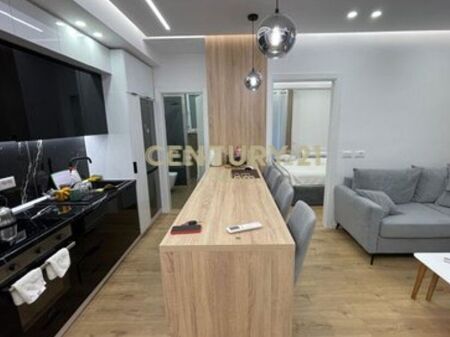 Apartament 1+1 me qira , Liqeni i Thate