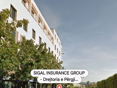 Negozio in affitto sul lato della strada nel Centro di Tirana
