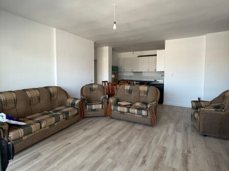Apartament me qira 3+1 tek Fresku, Stacioni i fundit i Porcelanit