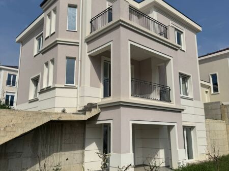 Vilë Luksoze 3-Katëshe – Collina Verde | Pranë TEG, Tiranë