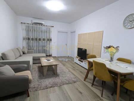 AFFITTASI APPARTAMENTO 2+1 PRESSO UKD, DURRES !