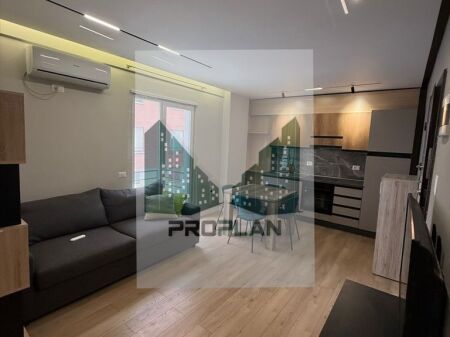 JEPET ME QIRA Apartament 1+1 tek Xhamia e Selitë