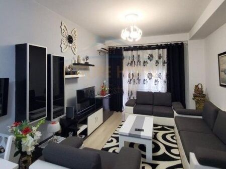 Qera, Apartament 1+1, Fresk, Tiranë.