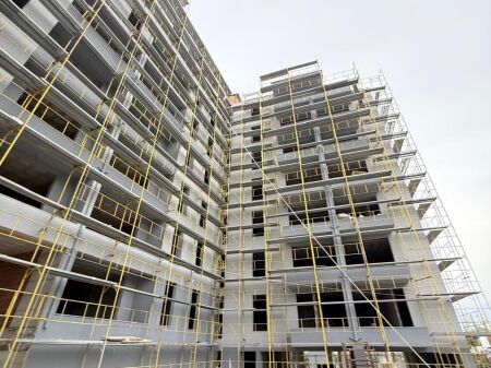 OKAZION Shitet apartament 2+1 te Ali Demi 150,000€
