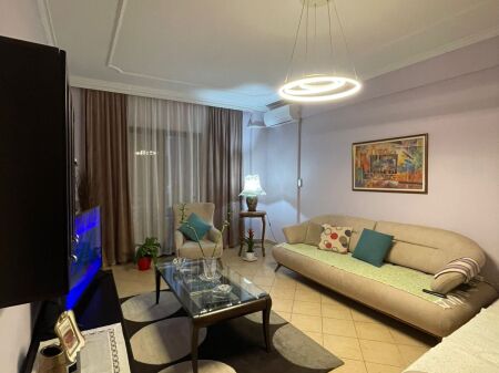 Jepet me qira apartament 2+1+2 - pranë Garden Building, Rruga e Kavajës