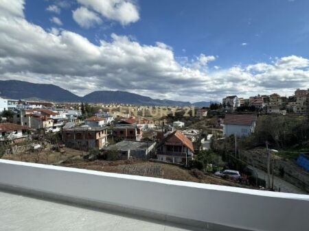 Apartament 3+1 me 2 poste parkimi me qera