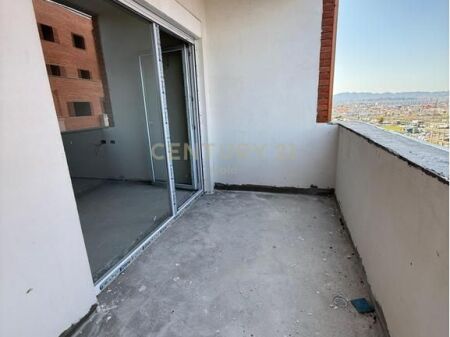 SHITET APARTAMENT 3+1+2+POST PARKIMI TEK METROPOLITAN RESIDENCE NE KAMEZ! (SIMA COM)
