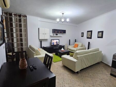 Apartament 2+1 Qenderr( rruga e Barrikadave)