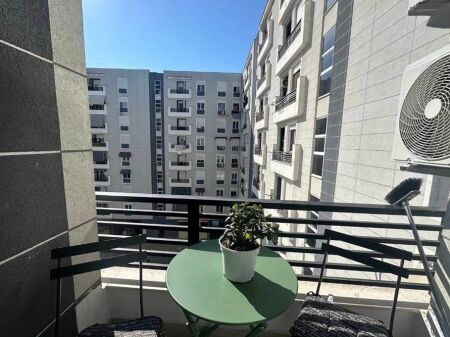 JEPET ME QIRA APARTAMENT 2+1 TEK KOMPLEKSI STAR