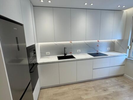Apartament 3+1+2 me qera ne Qender