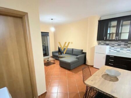 JEPET APARTAMENT 1+1 ME QERA TE RRUGA IRFAN TOMINI 57.000 LEKE
