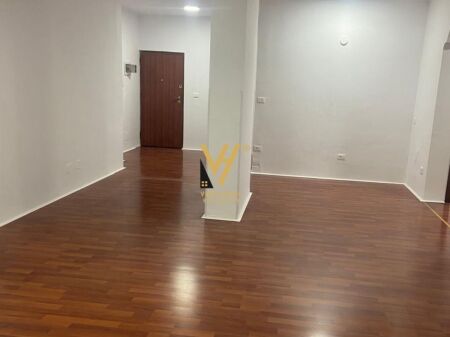 UFFICIO 120 M2 IN AFFITTO A BLLOKU 1.500 EURO