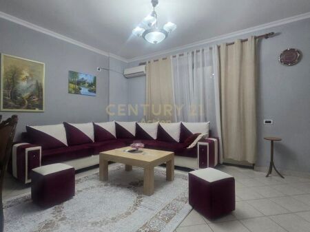 JAPIM ME QIRA APARTAMENT 2+1,ISH TREGU ELEKTRIK!