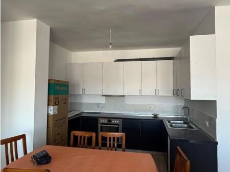 Apartament 3+1+Ballkon tek Thesari, Fresku