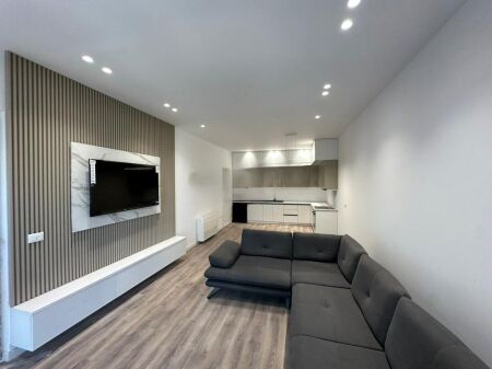 JEPET ME QERA APARTAMENT 1 + 1 TEK EMERALD CENTER RRUGA 5 MAJI !