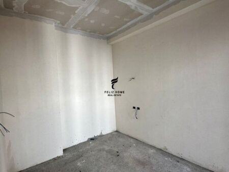SHITET APARTAMENT 1+1 RRUGA E KAVAJES 105.000 EURO FH-65735
