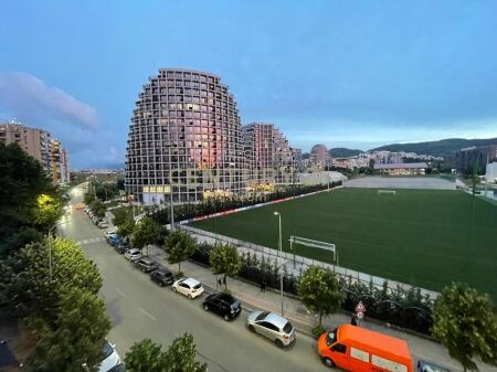 Shitet Apartament 3+1+2 –  Rruga e Kosovarëve, Tiranë