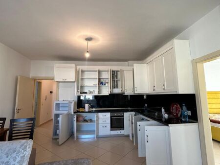 Apartament 2+1 me qira Bar Santana Astir