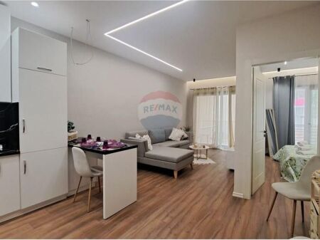 Apartament 1+1 me qera , ish Kombinati i Peshkut
