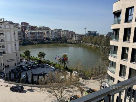 Jepet me qira apartament luksoz 2+1 me sipërfaqe 239 m², tek Liqeni i Thatë.