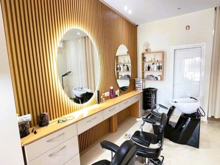 AMBIENTE PARRUCCHIERE / ESTETICA IN AFFITTO VICINO A PIAZZA 21, VIA KAVAJËS
