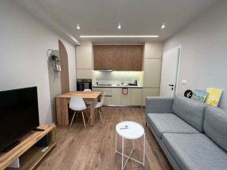 Apartament 1+1 per qira te Harry Fultz.