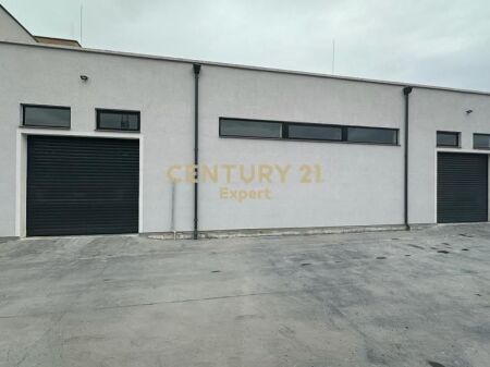 Magazzino in Affitto a Prush, Tirana 1.050 € /Mese Superficie Totale  200m2