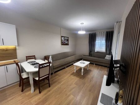 Aprtament 1+1+Post Parkimi, për qira në rrugën “5 Maji”! 550 € /Muaj