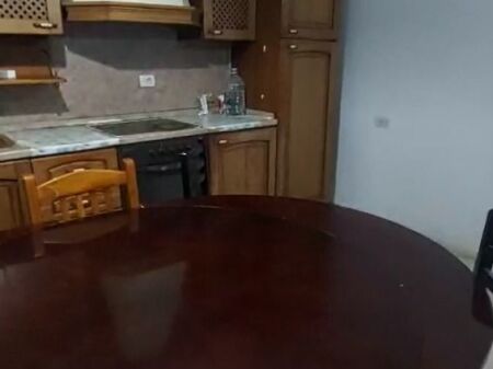 Jepet me qira apartament 2+1 - Kinostudio !