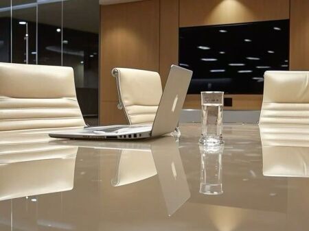 OFFICE FOR SALE AT THE PARIS MUNICIPALITY