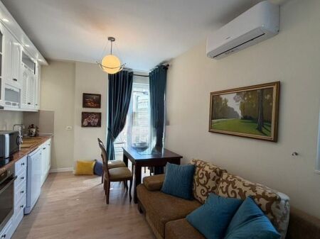 Jepet me qera apartament 1+1 te Rruga e Elbasanit