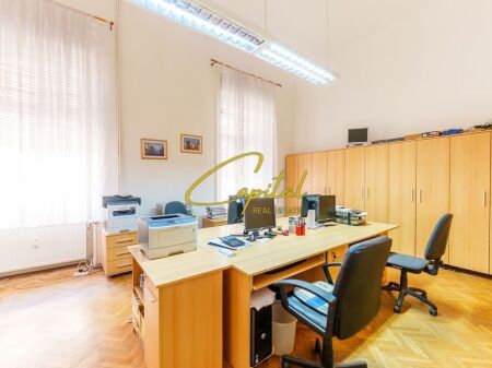 OFFICE FOR RENT 70 M2 KAVAJES STREET 35,000 LEKE