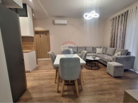Apartament 1+1+post parkimi me qera Zogu i Zi