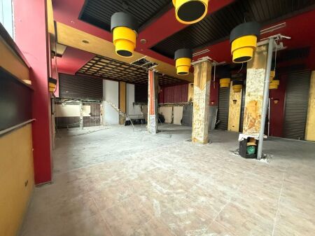 Locale in affitto in Via Dibres (ID BL2182) Tirana