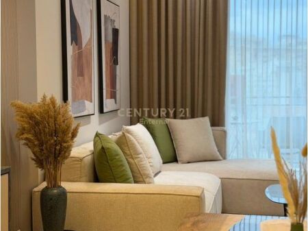 Apartament luksoz 2+1+2 me qira tek Golden Tower, në Rrugën Mine Peza