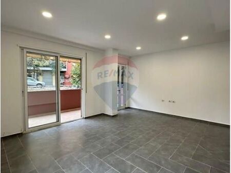 Apartament - Për Qira - Rruga Muhamet Deliu, Tiranë