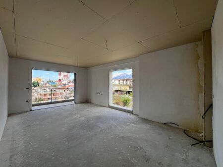 Apartment 2+1+2 for sale – Near the Klani roundabout