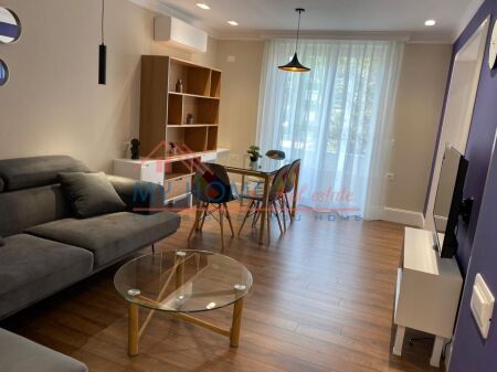 Super Apartament 1+1 me qera ne Bllok ne Tirane