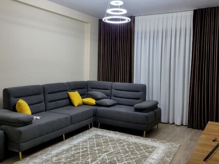 Jepet me qira apartament 2+1 + verandë te Liqeni i Thatë