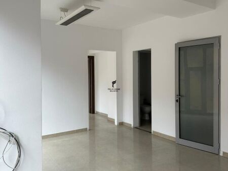 UFFICIO IN AFFITTO 60 M2 NUOVO MERCATO 70.000 LEKE FH-65996