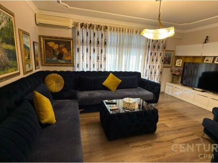 Apartment 2+1+2 for sale on Kavaja Street