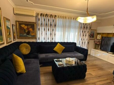 Apartment 2+1+2 for sale on Naim Frasheri Street