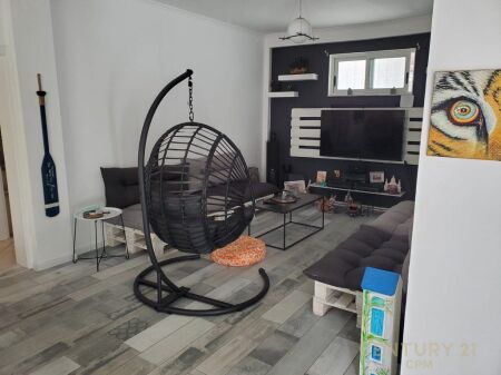 Edificio + Terreno in Vendita vicino alla Scuola "Sami Frashëri" – Opportunità Ideale per Residenza o Investimento 300.000 €