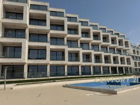 WE SELL 2+1 APARTMENT AT IONIAN BAY SARANDE - SEA VIEW.  270,000 € Total area  104m2  Internal area  89m2