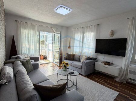 Apartment 2+1+2 for sale, Fresku near 17 Shkurti school