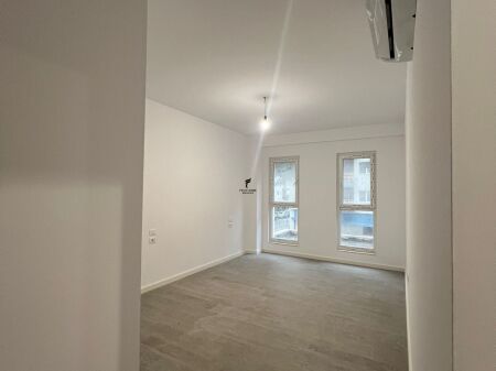UFFICIO IN AFFITTO 113 M2 LAPRAKE 70.000 LEKE FH-66220