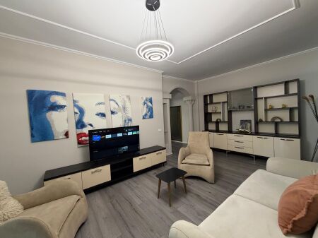 Apartament 2+1+2 per qira Rruga e Barrikadave !