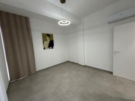  Jepet me qira apartament 2+1 – 5 Maji Çmimi: 400 euro/muaj