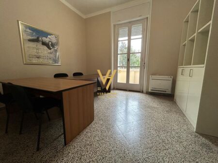 OFFICE 16 M2 FOR RENT AT DINAMO STADIUM 30,000 LEKE