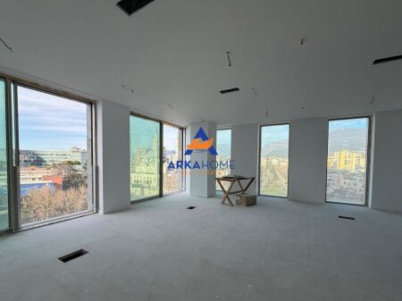 LOCALE COMMERCIALE IN AFFITTO 124M2 "DOWN TOWN ONE" 2200 EURO